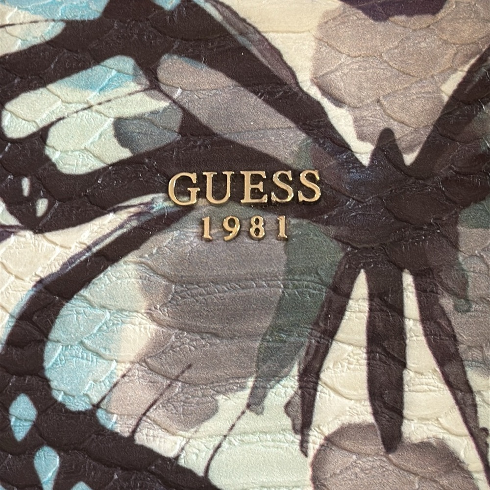 GUESS FLUTTER PASTEL COLOR BUTTERFLY LARGE PURSE BAG 2 COMPARTMENTS W/ POCKETS - Picture 3 of 16